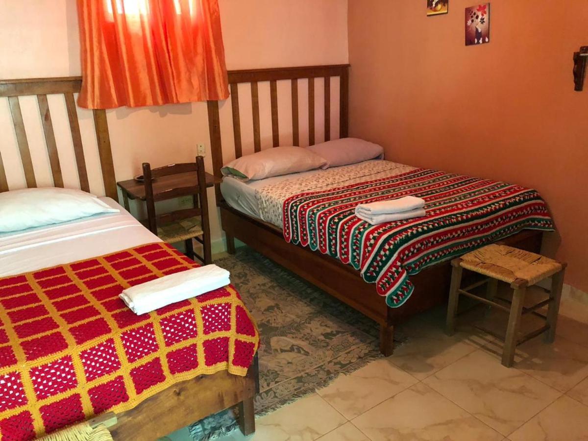 Hostal Dona Chava Pedernales Ngoại thất bức ảnh